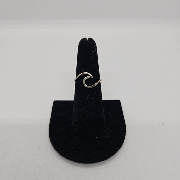 sterling silver wave ring size 5.5 - Picture 1 of 5